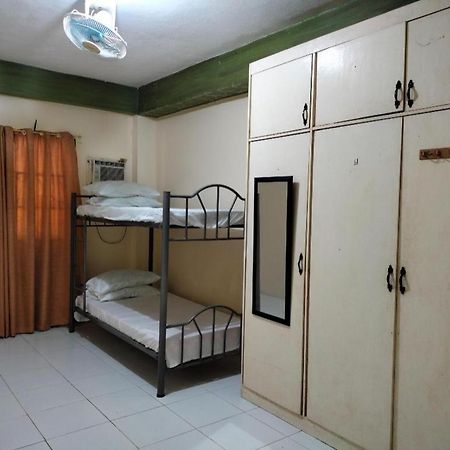 Oyo 800 Ddd Habitat Dormtel Bacolod Hotel Exterior photo