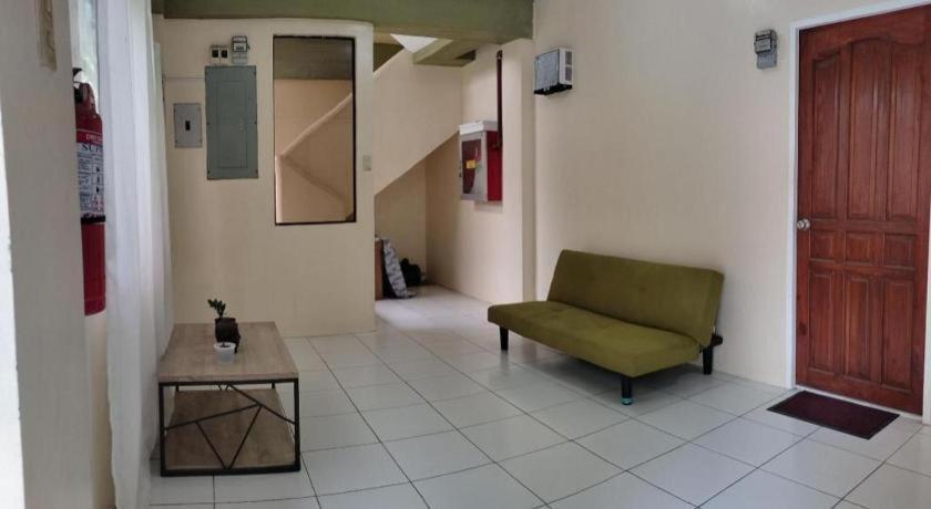 Oyo 800 Ddd Habitat Dormtel Bacolod Hotel Exterior photo