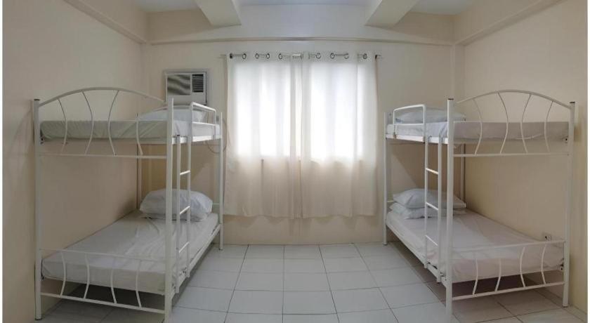 Oyo 800 Ddd Habitat Dormtel Bacolod Hotel Exterior photo
