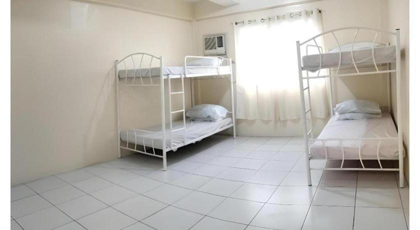 Oyo 800 Ddd Habitat Dormtel Bacolod Hotel Exterior photo