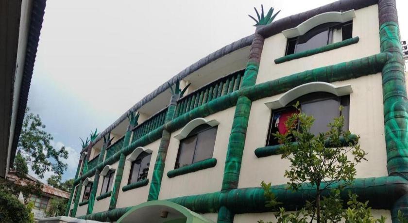 Oyo 800 Ddd Habitat Dormtel Bacolod Hotel Exterior photo